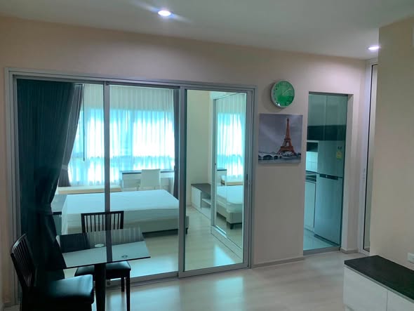 bedroom and room interior of Life Ratchadapisek