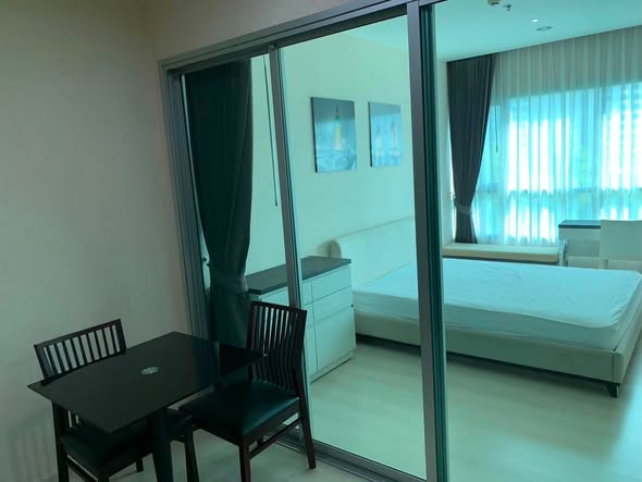 bedroom and room interior of Life Ratchadapisek