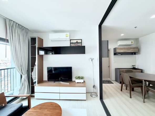 bedroom and living room and room interior of Life Sukhumvit 48