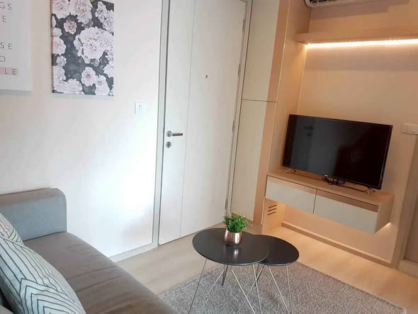 living room and bedroom of Life Sukhumvit 48