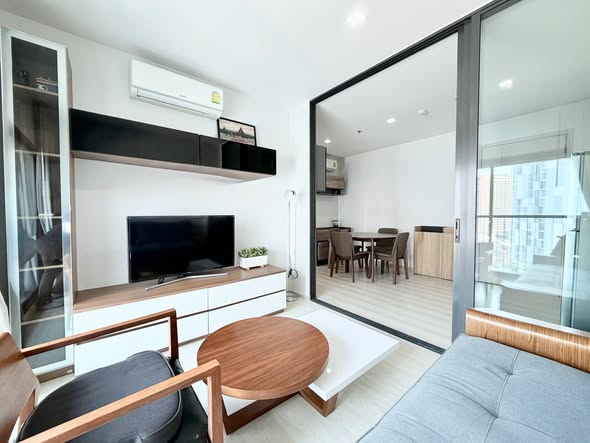 living room and bedroom and room interior of Life Sukhumvit 48