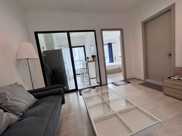living room and room interior of Life Sukhumvit 48