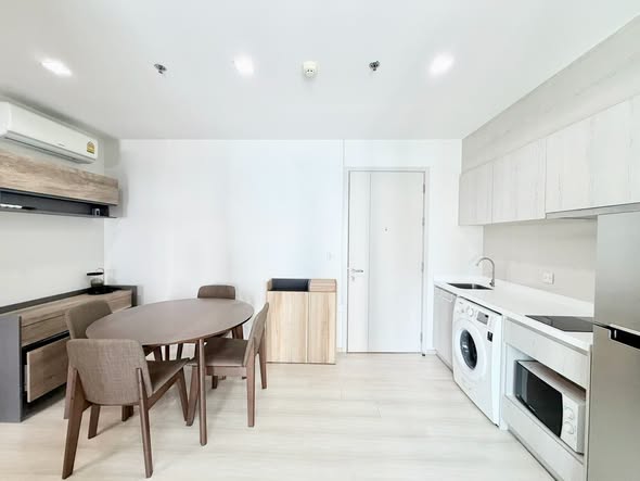 room interior and kitchen of Life Sukhumvit 48