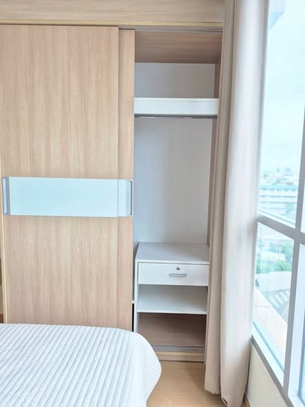 bedroom and room interior of Life @ Sukhumvit 65