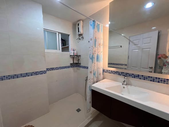 bathroom of Life@Ratchada-Huai Khwang