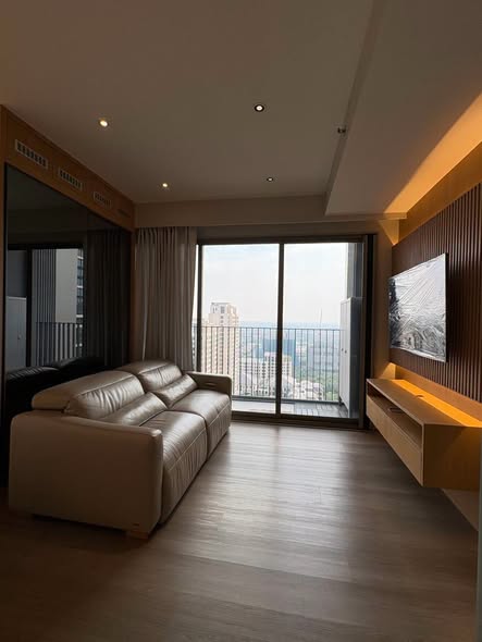 living room and bedroom of วิสซ์ดอม เดอะ ฟอเรสเทียส์
