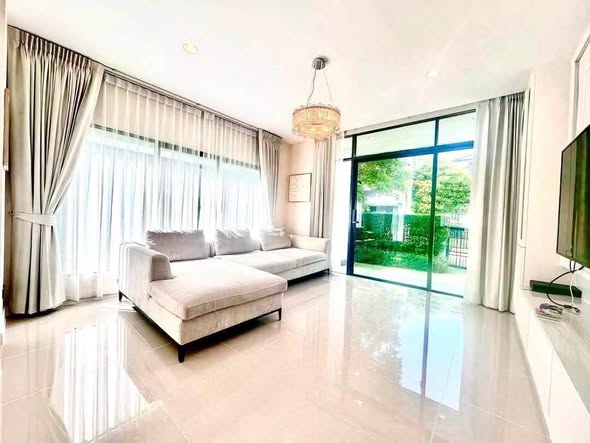 living room and bedroom of เศรษฐสิริ กรุงเทพกรีฑา