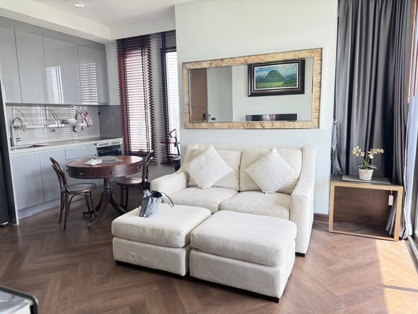 living room and bedroom of เอ็ม พญาไท