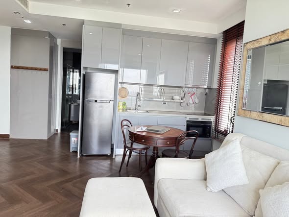 living room and room interior of เอ็ม พญาไท
