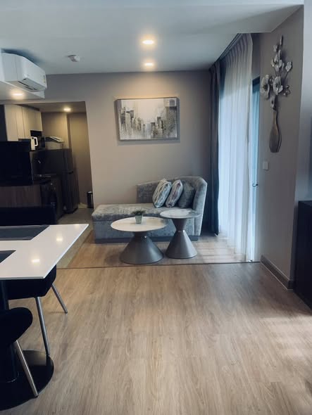living room of LLoyd Soonvijai Condo