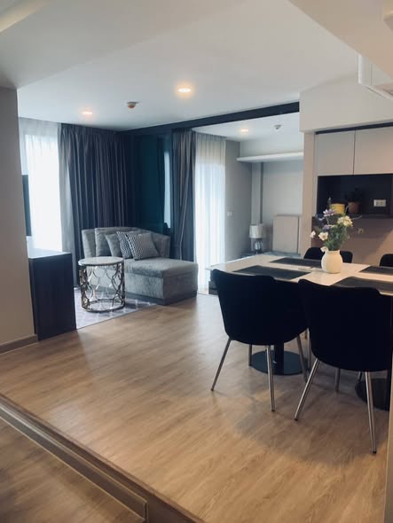 living room and bedroom of LLoyd Soonvijai Condo