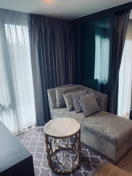 living room and bedroom of LLoyd Soonvijai Condo