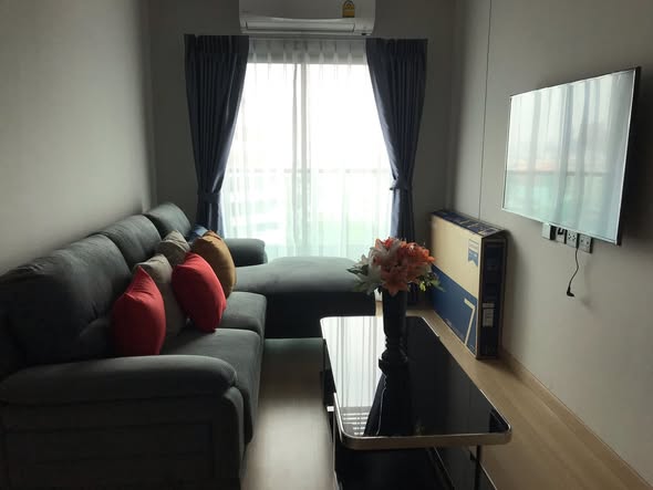 living room of LPN Suite Dindaeng – Rachaprarop
