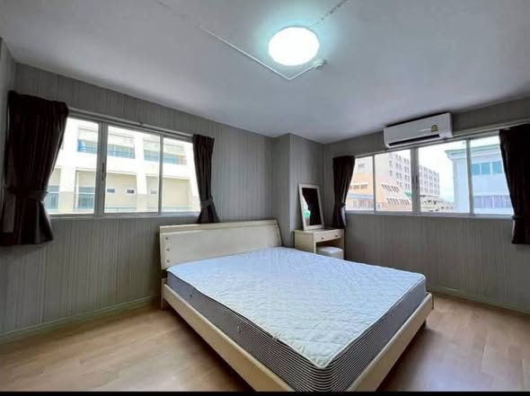 bedroom of Lumpini Center Lad Prao 111