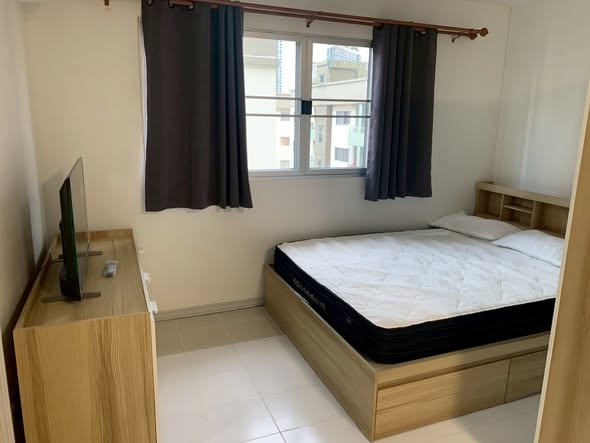bedroom of Lumpini Center Sukhumvit 77.