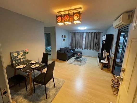 bedroom of Lumpini Center Sukhumvit 77.