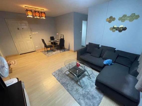 bedroom and living room of Lumpini Center Sukhumvit 77.