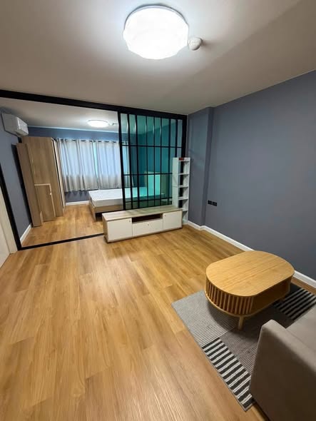 room interior of Lumpini Center Sukhumvit 77.