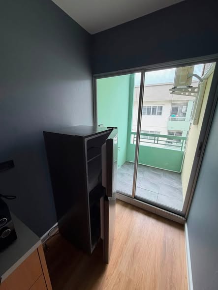 room interior of Lumpini Center Sukhumvit 77.
