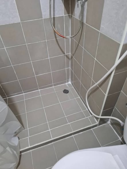 bathroom of Lumpini Condo Town Bodindecha-Ramkhamhaeng