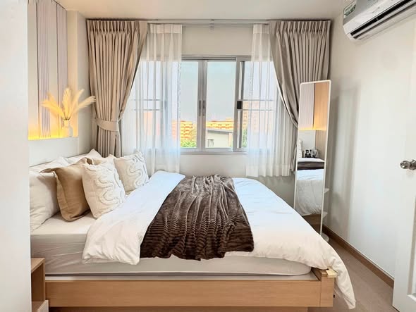 bedroom of Lumpini Condo Town Bodindecha-Ramkhamhaeng