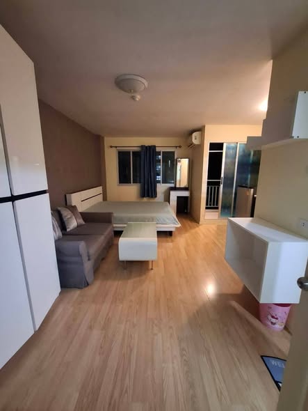 bedroom of Lumpini Condo Town Bodindecha-Ramkhamhaeng