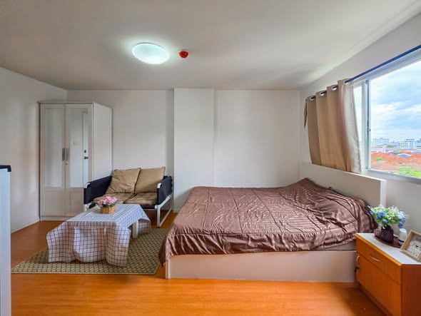 bedroom of Lumpini Mixx Thepharak – Srinagarindra