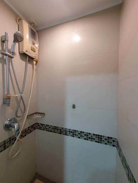 bathroom of Lumpini Park Riverside Rama 3