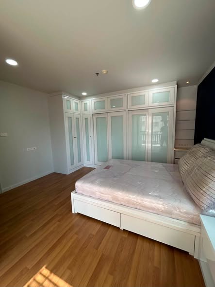 bedroom of Lumpini Place Phahon-Saphan Khwai