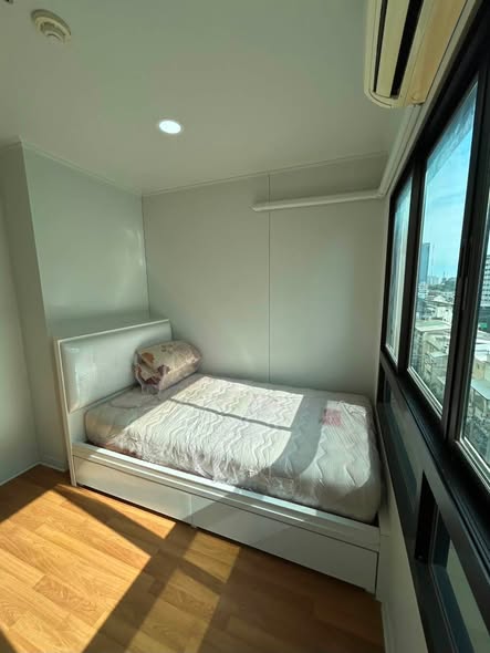 bedroom of Lumpini Place Phahon-Saphan Khwai