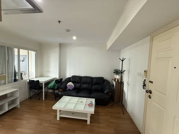 bedroom and living room of Lumpini Place Ratchada-Tha Phra