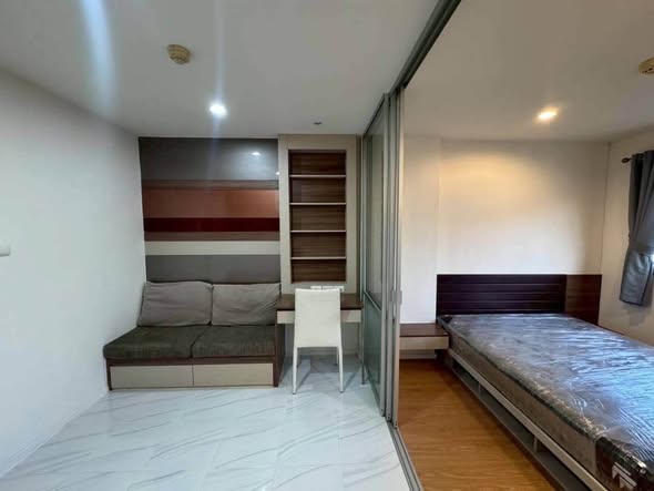 bedroom of Lumpini Ramintra
