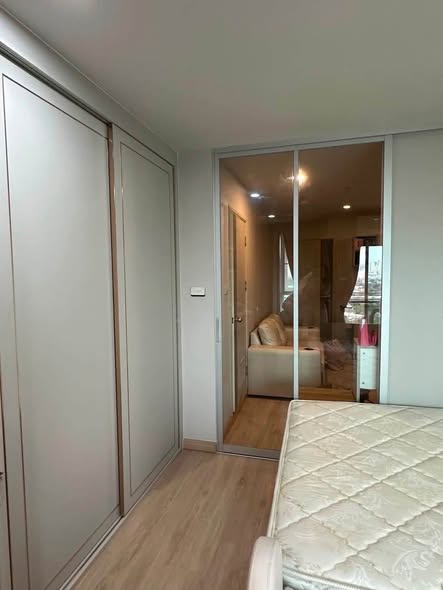 bedroom and room interior of Lumpini Selected Sutthisan – Saphan Khwai