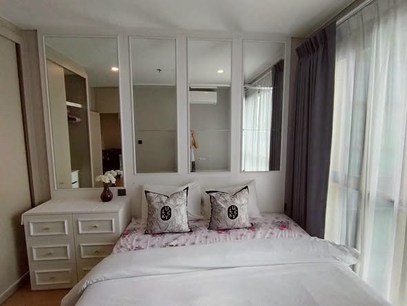 bedroom of Lumpini Suite Phetchaburi – Makkasan