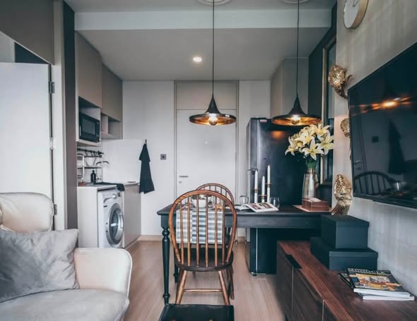 living room of Lumpini Suite Phetchaburi – Makkasan