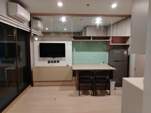 room interior and kitchen of Lumpini Suite Phetchaburi – Makkasan