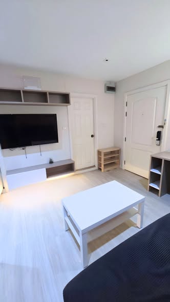 living room of Lumpini Suite Sukhumvit 41