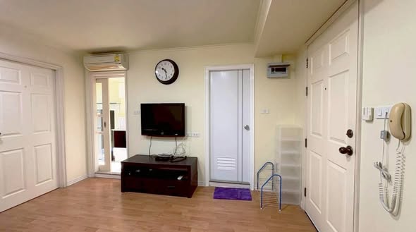 bedroom of Lumpini Sukhumvit 77
