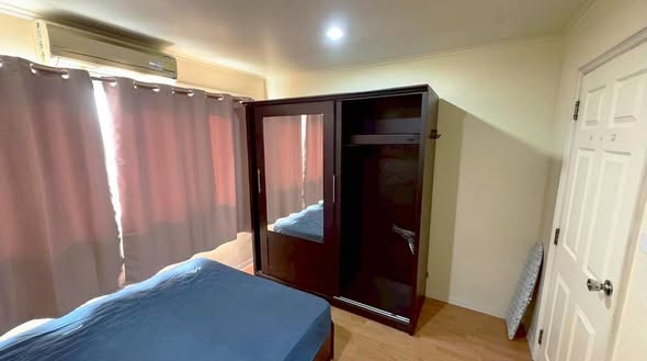 bedroom and room interior of Lumpini Sukhumvit 77