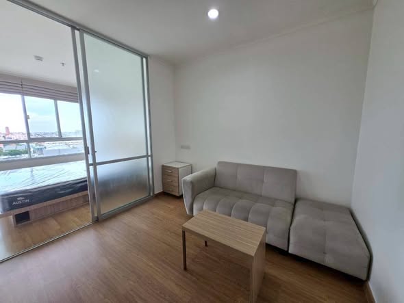 living room and room interior of Lumpini Ville Ladprao-Chokchai4 (ลุมพินีวิลล์ ลาดพร้าว-โชคชัย4)