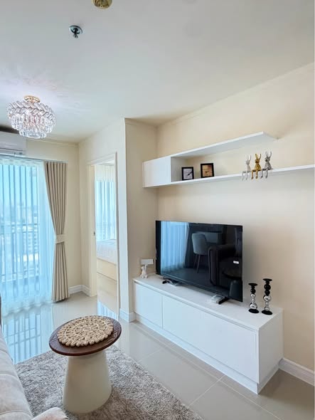 bedroom and living room of Lumpini Ville Naklua – Wong Amat.