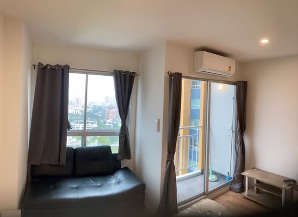 bedroom of Lumpini Ville Phattanakarn-Srinakarin Condominium
