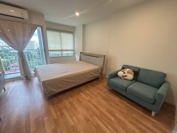 bedroom of Lumpini Ville Phattanakarn-Srinakarin Condominium