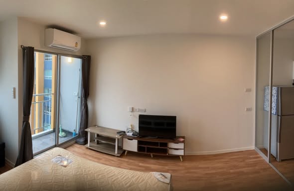 bedroom of Lumpini Ville Phattanakarn-Srinakarin Condominium