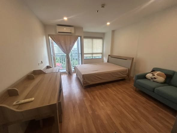 bedroom of Lumpini Ville Phattanakarn-Srinakarin Condominium