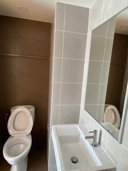 bathroom of Lumpini ville Sukhumvit 101/1