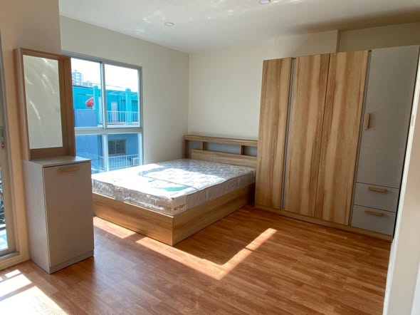bedroom and room interior of Lumpini ville Sukhumvit 101/1