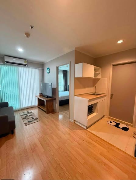 bedroom and room interior of Lumpiniville Prachachuen-Phongphet 2