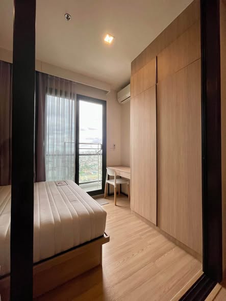 bedroom and room interior of M Jatujak