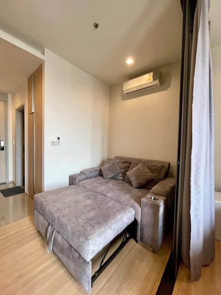 living room and bedroom of M Jatujak
